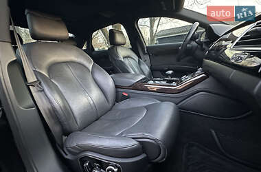 Седан Audi A8 2014 в Львові