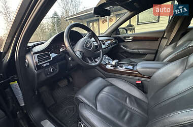 Седан Audi A8 2014 в Львові