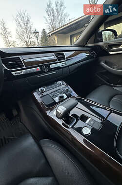 Седан Audi A8 2014 в Львові