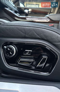 Седан Audi A8 2014 в Львові