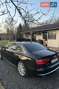 Седан Audi A8 2014 в Львові