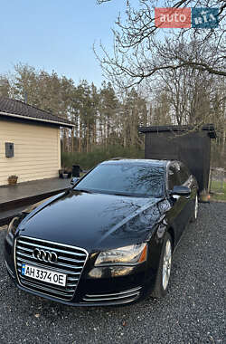 Седан Audi A8 2014 в Львові
