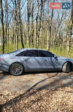 Audi A8  2012