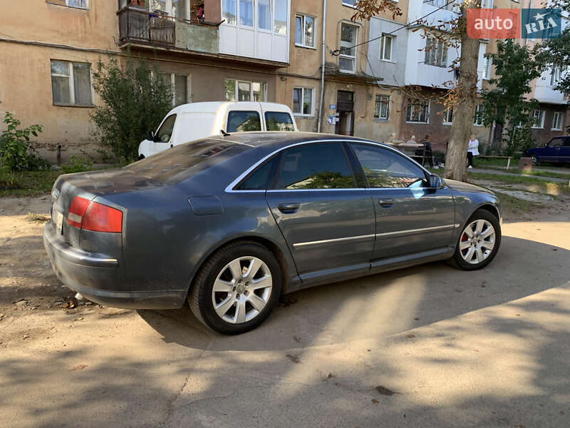 Седан Audi A8 2003 в Калуші