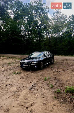 Audi A8  2003