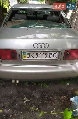 Audi A8  2001