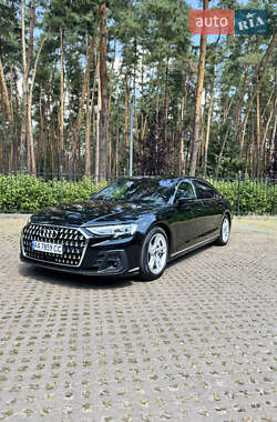 Audi A8  2022