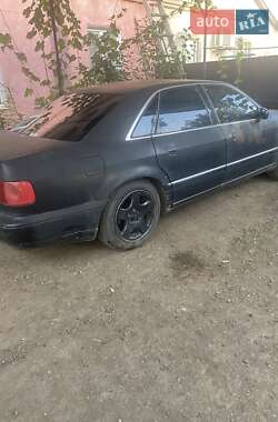 Audi A8  1997