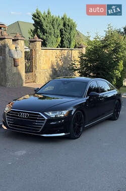 Audi A8  2021