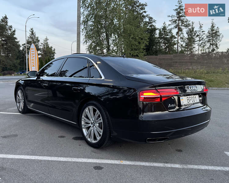 Седан Audi A8 2012 в Киеве