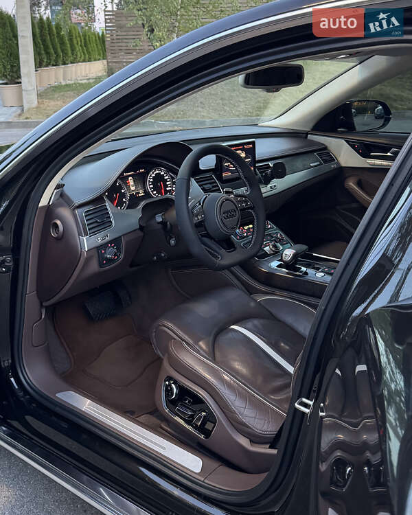 Седан Audi A8 2012 в Киеве