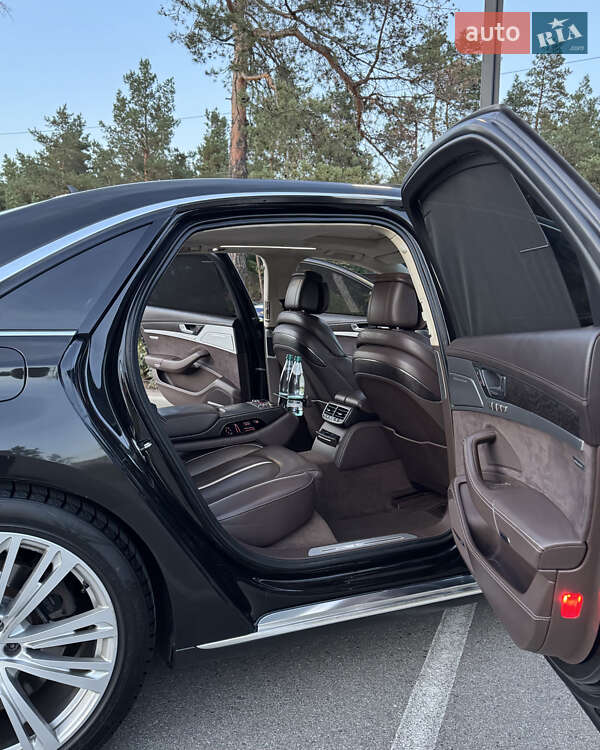 Седан Audi A8 2012 в Киеве