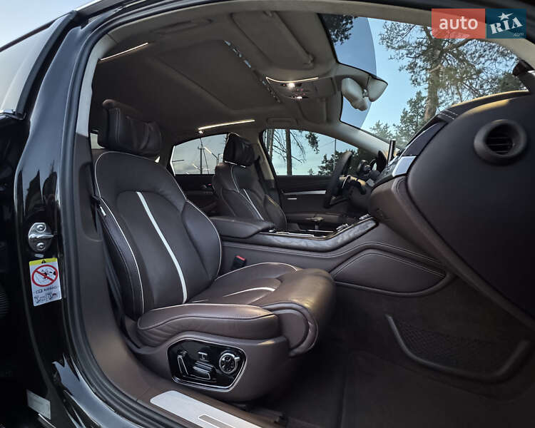 Седан Audi A8 2012 в Киеве