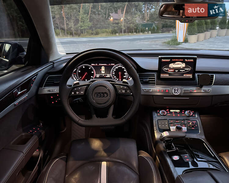 Седан Audi A8 2012 в Киеве