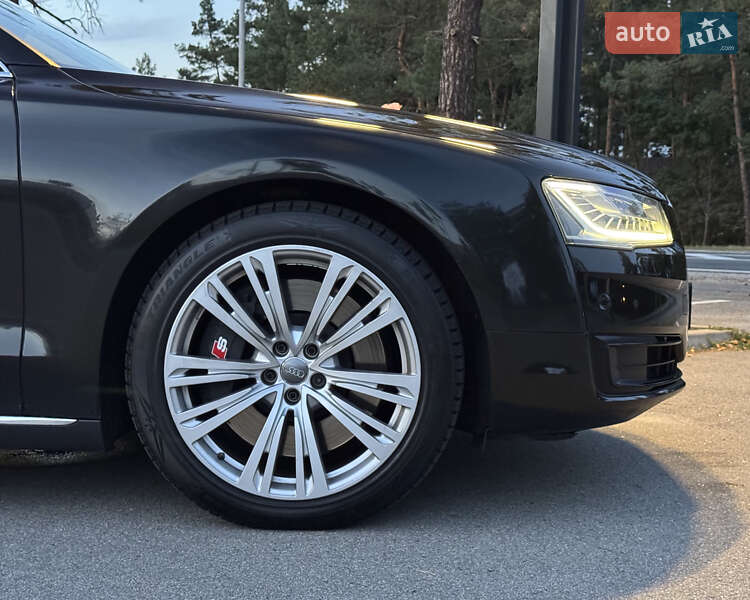 Седан Audi A8 2012 в Киеве
