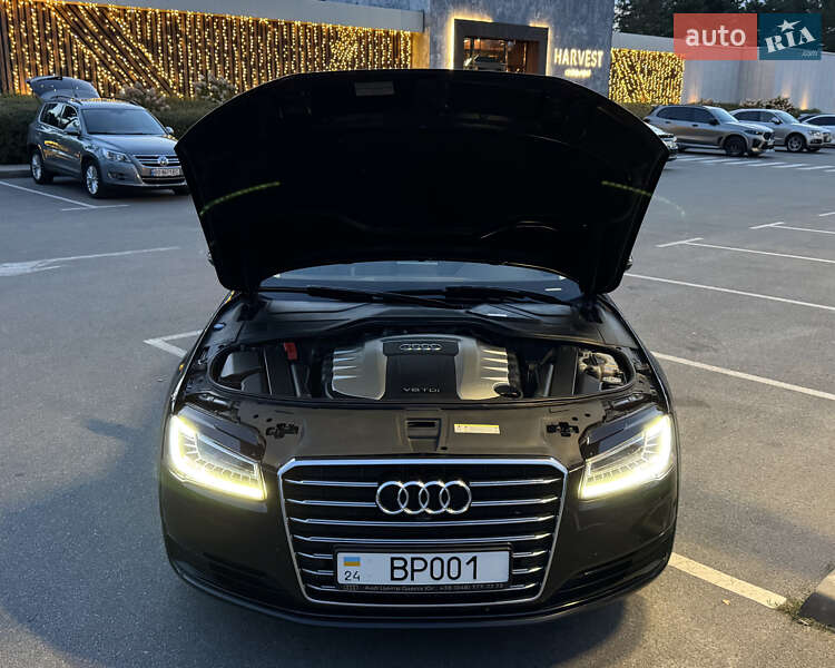 Седан Audi A8 2012 в Киеве