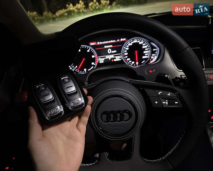 Седан Audi A8 2012 в Киеве