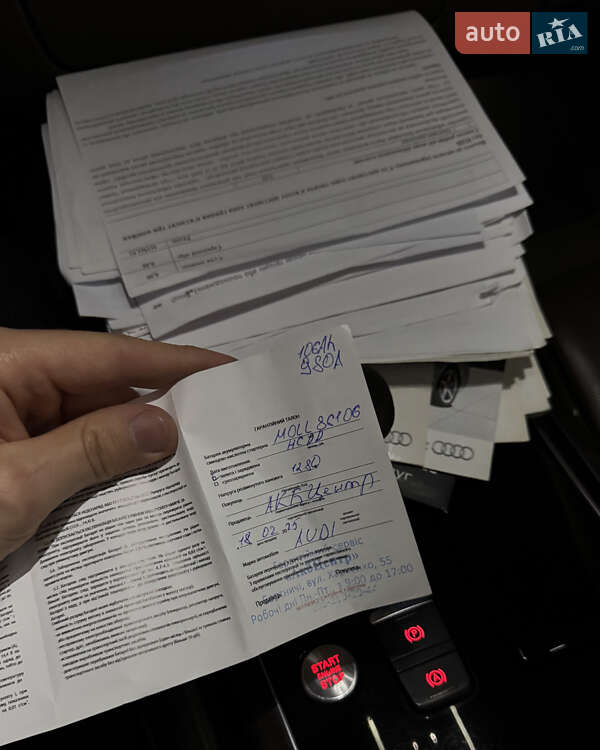 Седан Audi A8 2012 в Киеве