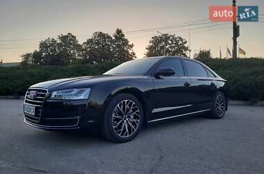Седан Audi A8 2017 в Умані