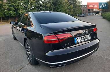 Седан Audi A8 2017 в Умані