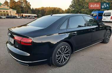 Седан Audi A8 2017 в Умані