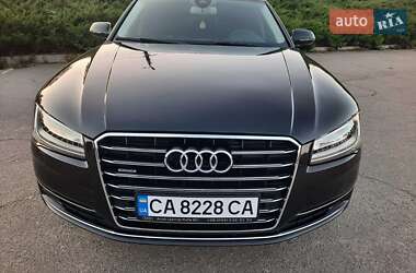 Седан Audi A8 2017 в Умані