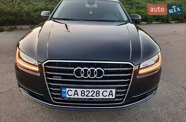 Седан Audi A8 2017 в Умані