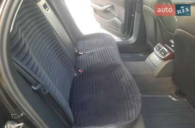 Седан Audi A8 2017 в Умані