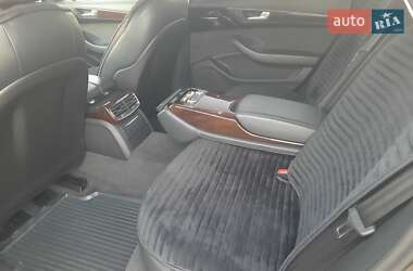 Седан Audi A8 2017 в Умані