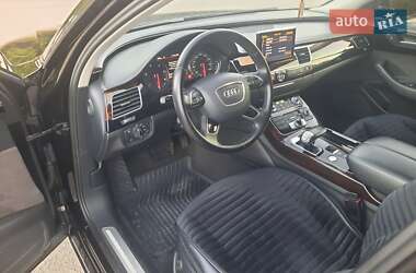 Седан Audi A8 2017 в Умані