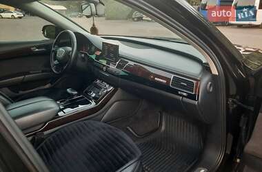 Седан Audi A8 2017 в Умані