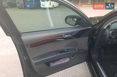 Седан Audi A8 2017 в Умані