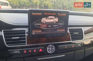 Седан Audi A8 2017 в Умані
