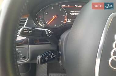 Седан Audi A8 2017 в Умані