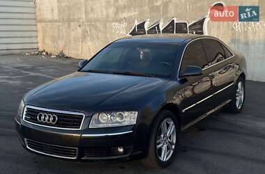 Audi A8  2004