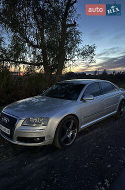 Audi A8  2005