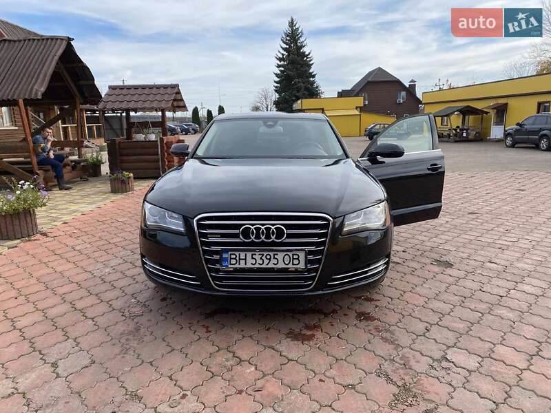 Седан Audi A8 2014 в Вільшанці