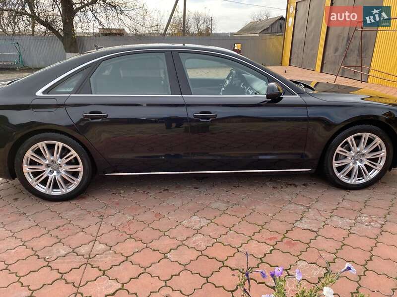 Седан Audi A8 2014 в Вільшанці