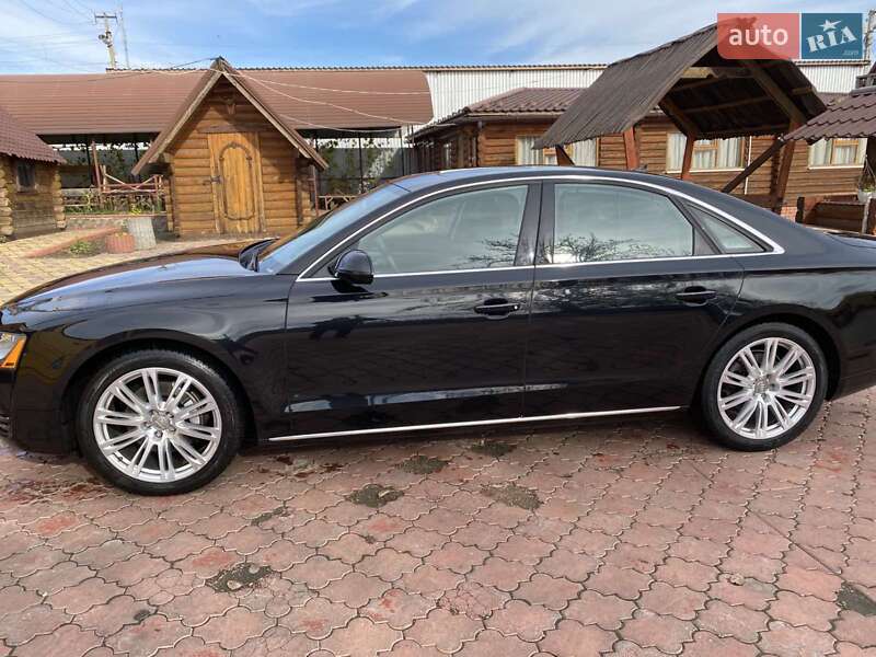 Седан Audi A8 2014 в Вільшанці