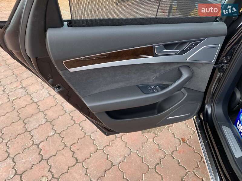 Седан Audi A8 2014 в Вільшанці