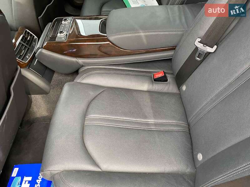Седан Audi A8 2014 в Вільшанці