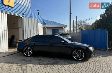 Audi A8  2012