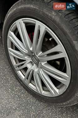 Седан Audi A8 2012 в Киеве