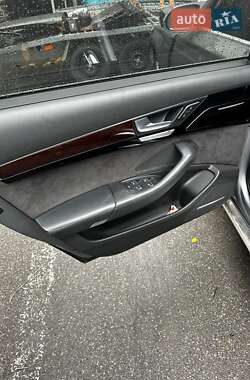 Седан Audi A8 2012 в Киеве