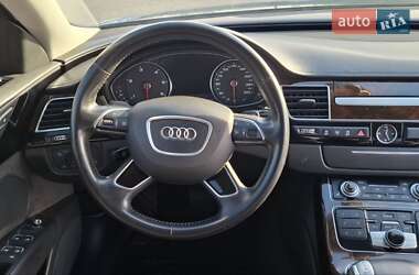 Седан Audi A8 2017 в Мукачево