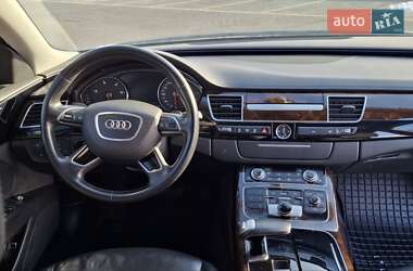 Седан Audi A8 2017 в Мукачево