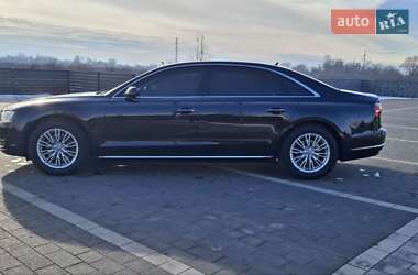 Седан Audi A8 2017 в Мукачево