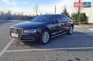 Седан Audi A8 2017 в Мукачево