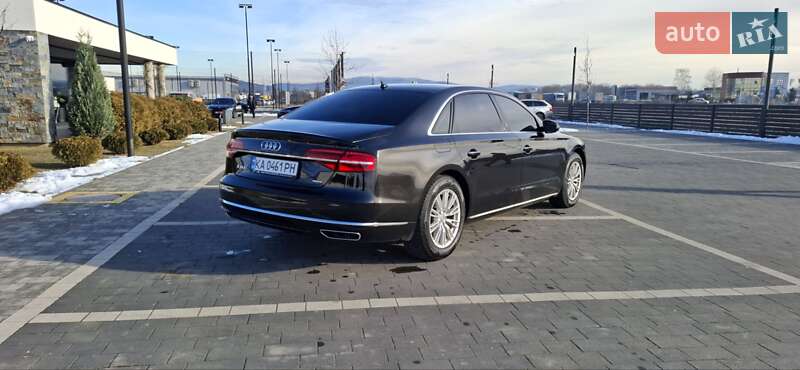 Седан Audi A8 2017 в Мукачево