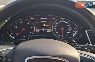 Седан Audi A8 2017 в Мукачево